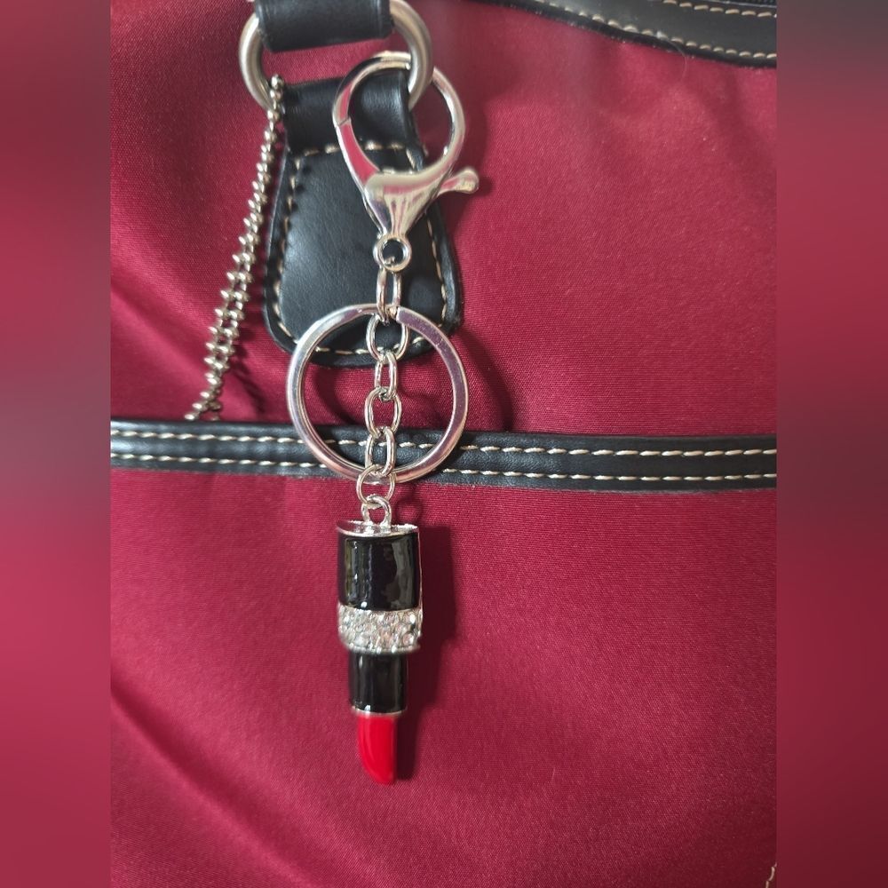 Lipstick Bling Keychain - Black Or Red - Picture 3 of 4